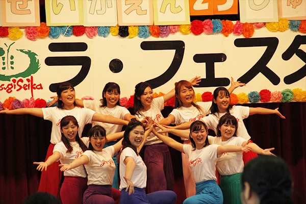 エネルギッシュなダンスを披露してくれました。湘北短期大学 踊り遊びサークルの皆さん。